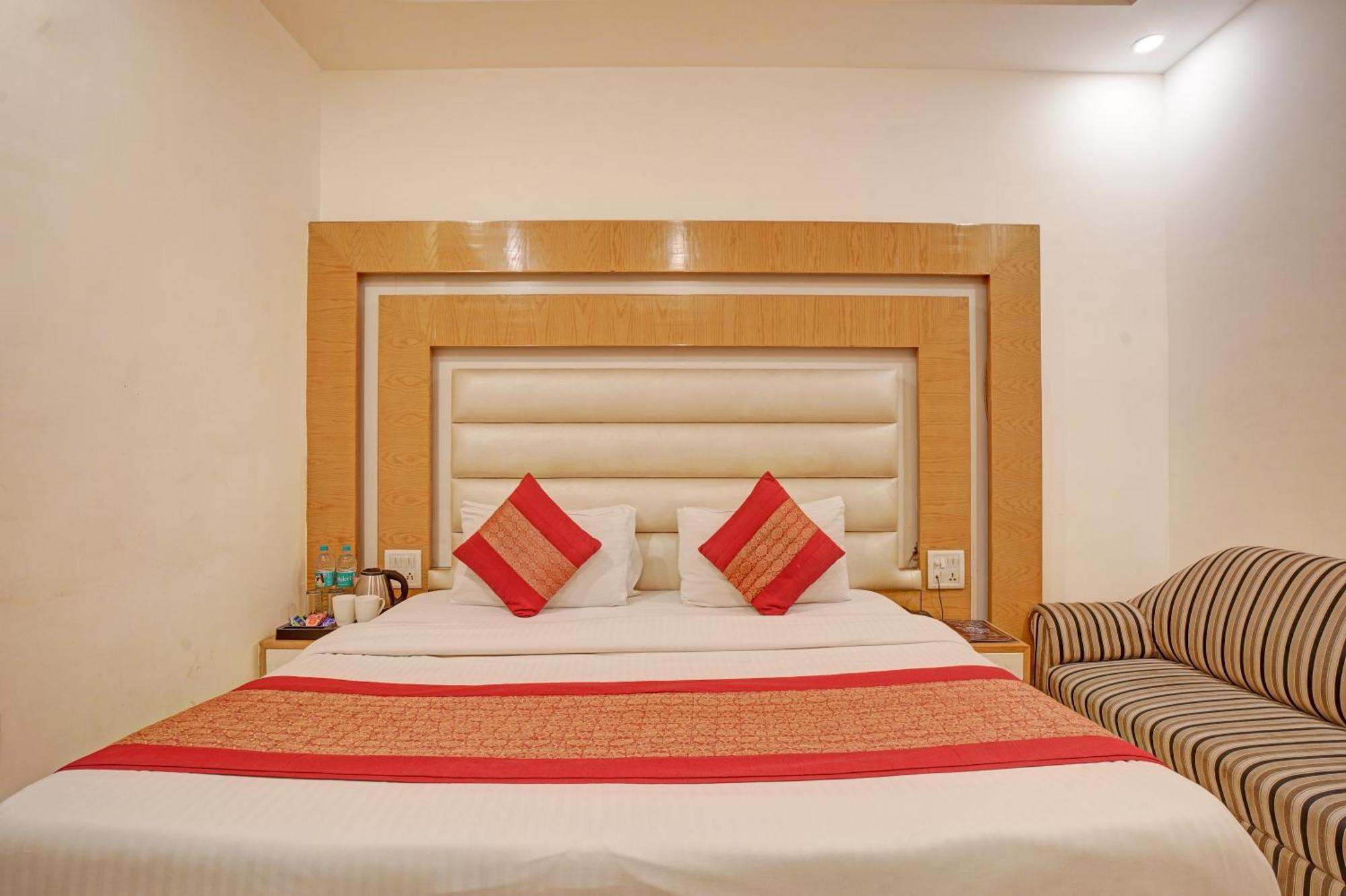 The Hindustan International - Traveller'S Choice Award 2025 Best Of Best Winning Hotel Nowe Delhi Zewnętrze zdjęcie