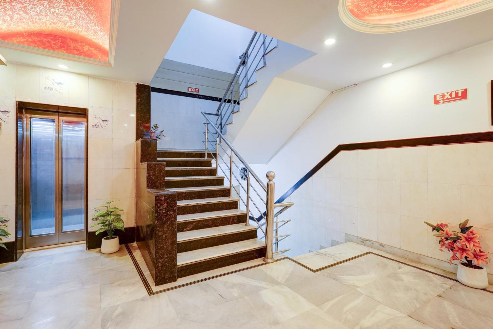 The Hindustan International - Traveller'S Choice Award 2025 Best Of Best Winning Hotel Nowe Delhi Zewnętrze zdjęcie